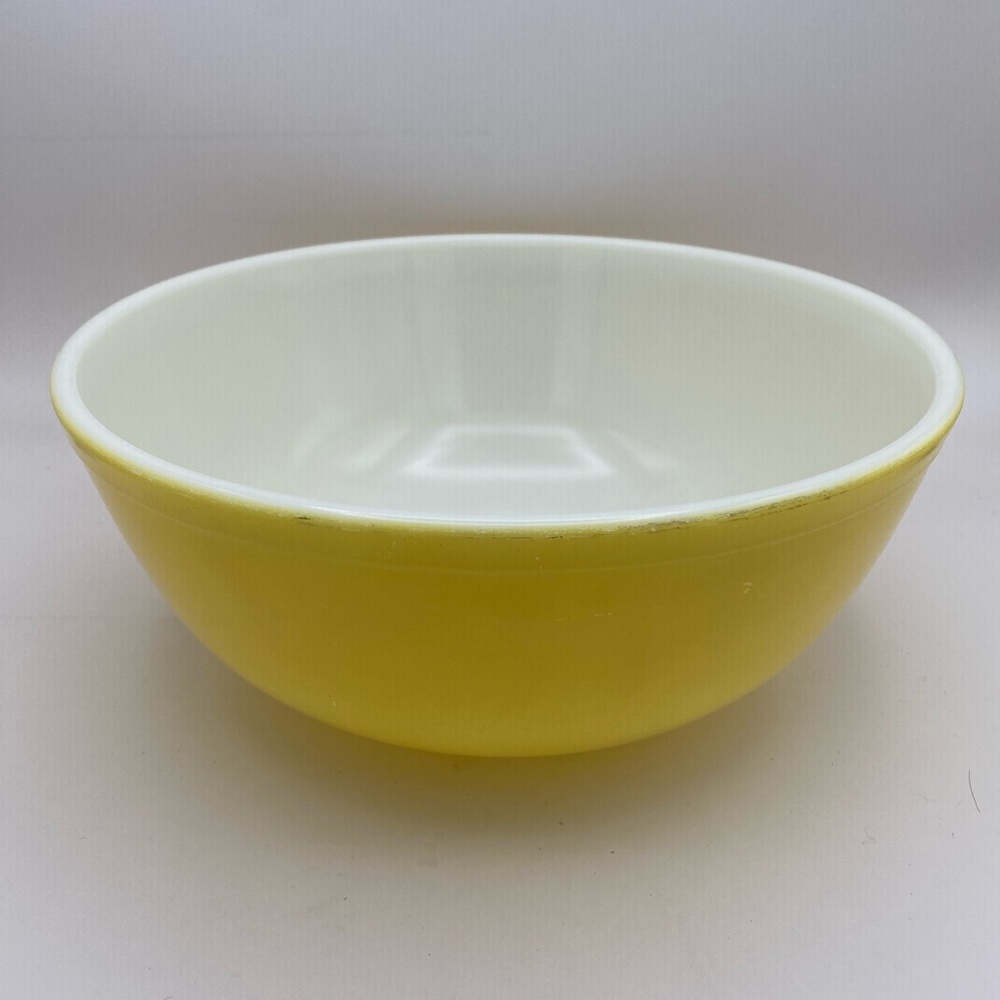 Pyrex Yellow Mixing Bowl #404 Primary Colors 4 Qt Large Nesting MCM Vintage